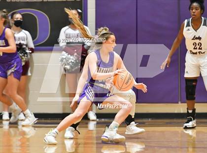 Thumbnail 3 in Berryville vs Morrilton (AAA 4A Regional First Round) photogallery.