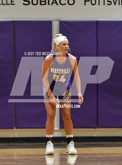 Thumbnail 1 in Berryville vs Morrilton (AAA 4A Regional First Round) photogallery.