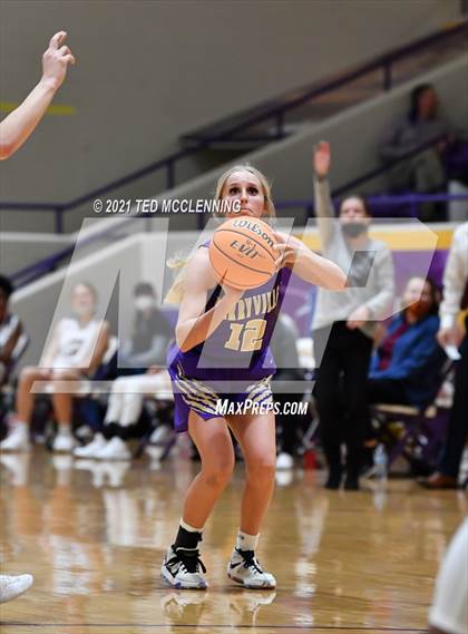 Thumbnail 1 in Berryville vs Morrilton (AAA 4A Regional First Round) photogallery.