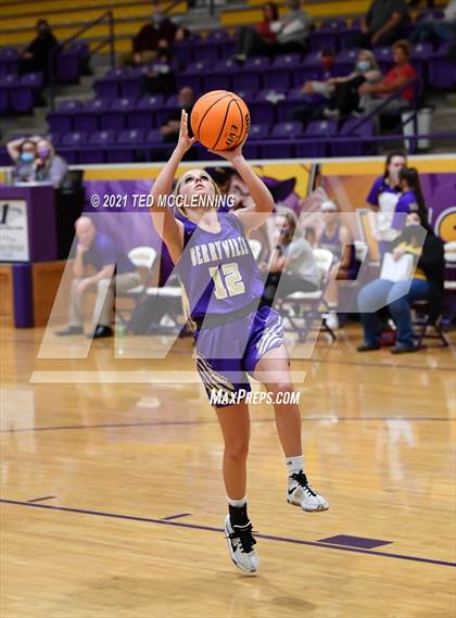 Thumbnail 1 in Berryville vs Morrilton (AAA 4A Regional First Round) photogallery.