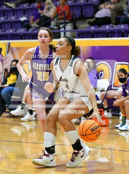 Thumbnail 1 in Berryville vs Morrilton (AAA 4A Regional First Round) photogallery.