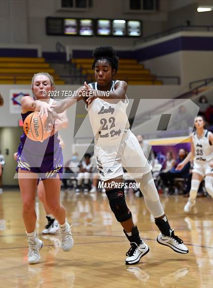 Thumbnail 3 in Berryville vs Morrilton (AAA 4A Regional First Round) photogallery.