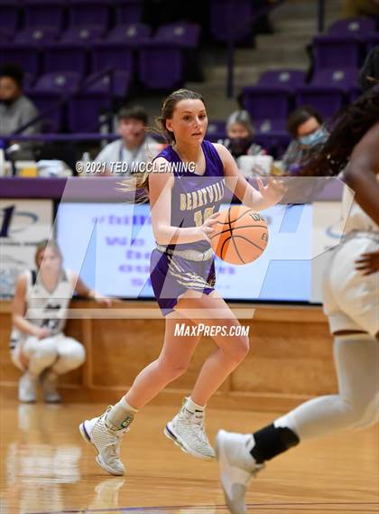Thumbnail 3 in Berryville vs Morrilton (AAA 4A Regional First Round) photogallery.