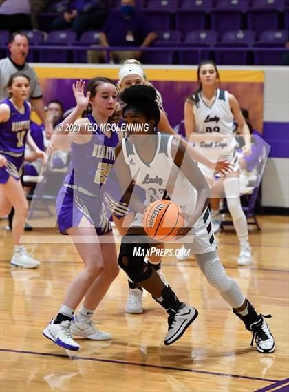 Thumbnail 2 in Berryville vs Morrilton (AAA 4A Regional First Round) photogallery.