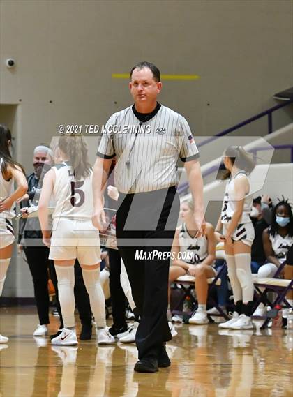 Thumbnail 3 in Berryville vs Morrilton (AAA 4A Regional First Round) photogallery.