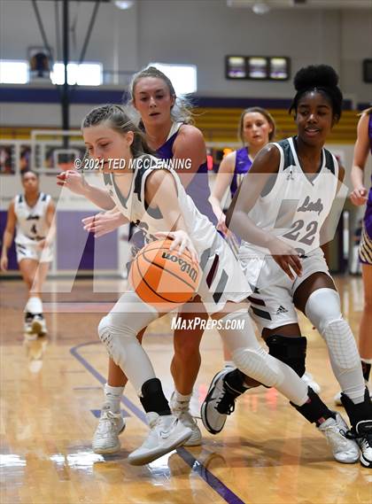Thumbnail 2 in Berryville vs Morrilton (AAA 4A Regional First Round) photogallery.