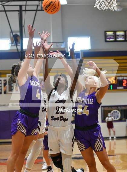Thumbnail 1 in Berryville vs Morrilton (AAA 4A Regional First Round) photogallery.