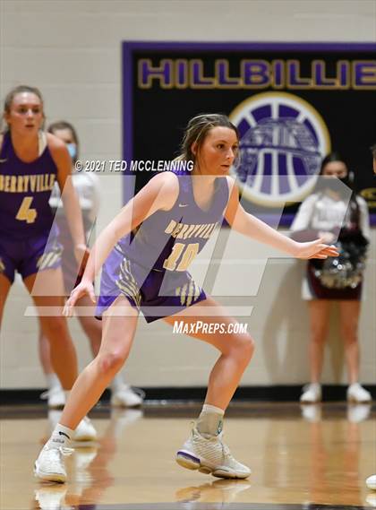 Thumbnail 3 in Berryville vs Morrilton (AAA 4A Regional First Round) photogallery.