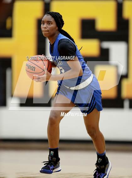 Thumbnail 2 in Brewer vs Fossil Ridge photogallery.