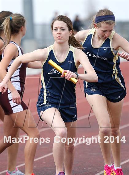 Thumbnail 2 in Holy Family Early Season Invitational photogallery.