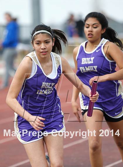 Thumbnail 3 in Holy Family Early Season Invitational photogallery.