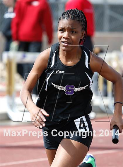 Thumbnail 3 in Holy Family Early Season Invitational photogallery.