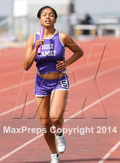 Thumbnail 2 in Holy Family Early Season Invitational photogallery.