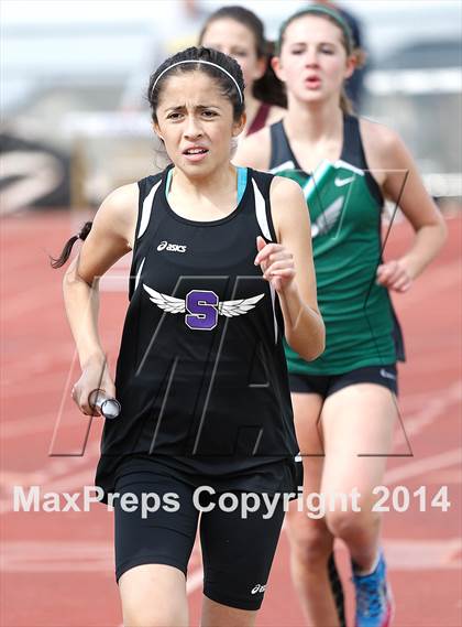 Thumbnail 2 in Holy Family Early Season Invitational photogallery.