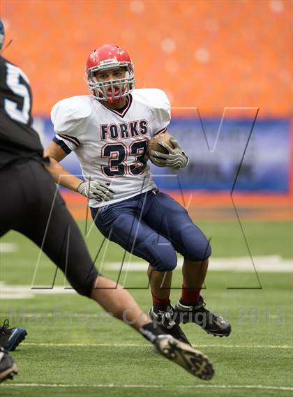 Thumbnail 1 in Rye Neck vs. Chenango Forks (NYSPHSAA Class C Final) photogallery.