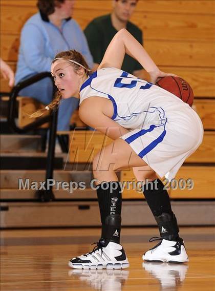 Thumbnail 2 in Argonaut vs. Sierra (Cosumnes Oaks Classic) photogallery.
