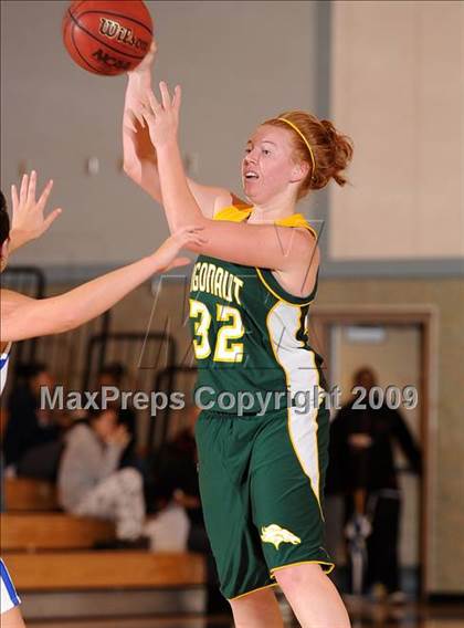 Thumbnail 3 in Argonaut vs. Sierra (Cosumnes Oaks Classic) photogallery.
