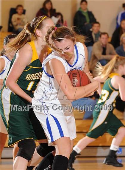 Thumbnail 2 in Argonaut vs. Sierra (Cosumnes Oaks Classic) photogallery.