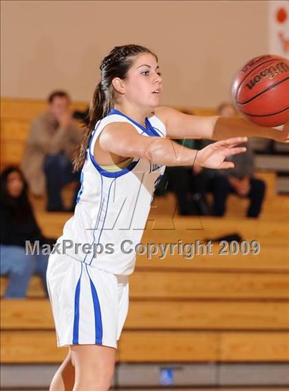 Thumbnail 3 in Argonaut vs. Sierra (Cosumnes Oaks Classic) photogallery.