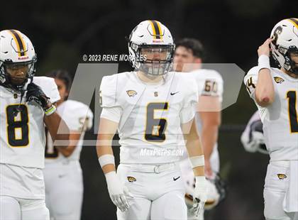 Thumbnail 2 in Saguaro vs Sierra Canyon photogallery.