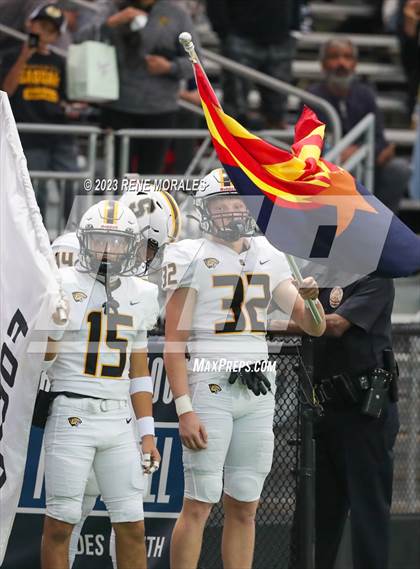 Thumbnail 2 in Saguaro vs Sierra Canyon photogallery.