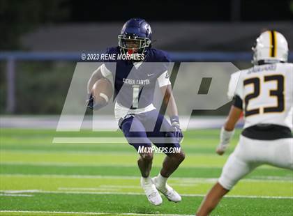 Thumbnail 3 in Saguaro vs Sierra Canyon photogallery.