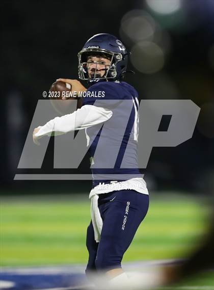 Thumbnail 2 in Saguaro vs Sierra Canyon photogallery.