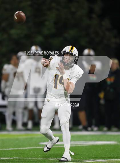 Thumbnail 2 in Saguaro vs Sierra Canyon photogallery.