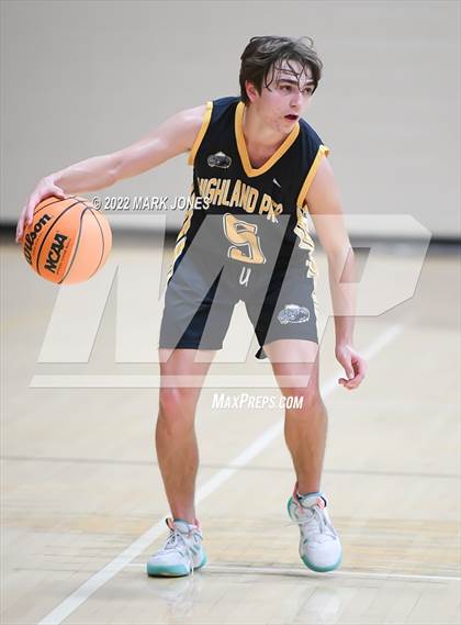 Thumbnail 3 in Fountain Hills vs. Highland Prep (Coyotes Basketball Invitational) Championship photogallery.