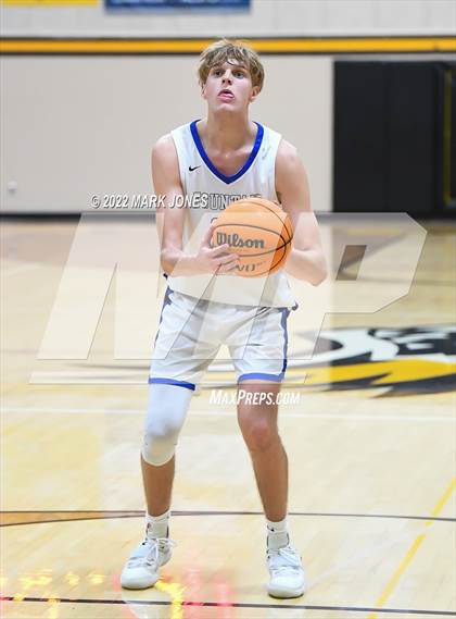 Thumbnail 2 in Fountain Hills vs. Highland Prep (Coyotes Basketball Invitational) Championship photogallery.