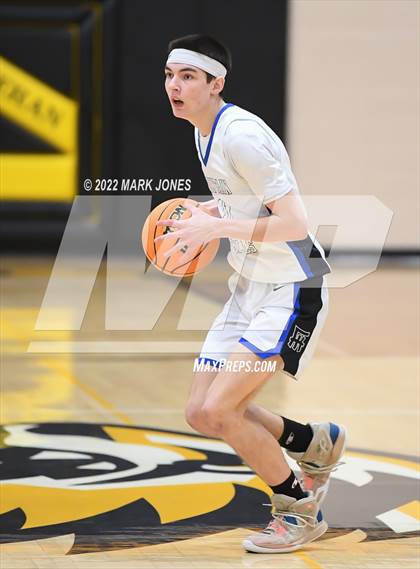 Thumbnail 3 in Fountain Hills vs. Highland Prep (Coyotes Basketball Invitational) Championship photogallery.