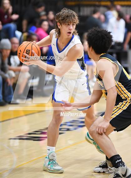 Thumbnail 1 in Fountain Hills vs. Highland Prep (Coyotes Basketball Invitational) Championship photogallery.