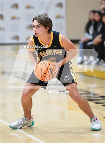 Thumbnail 2 in Fountain Hills vs. Highland Prep (Coyotes Basketball Invitational) Championship photogallery.