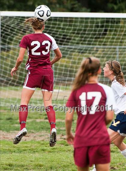 Thumbnail 2 in Monument Mountain vs. Mount Everett (Kick It For Kidneys Tournament) photogallery.