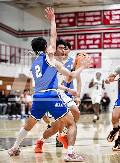 Thumbnail 1 in San Dimas vs. Ontario Christian photogallery.