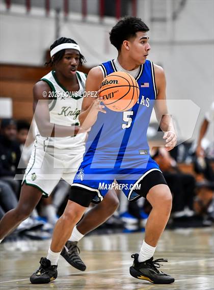 Thumbnail 1 in San Dimas vs. Ontario Christian photogallery.