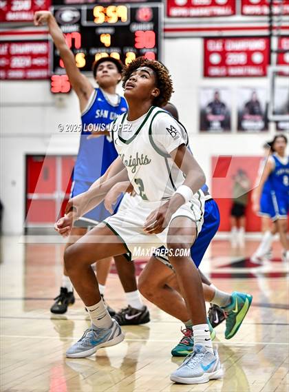 Thumbnail 1 in San Dimas vs. Ontario Christian photogallery.