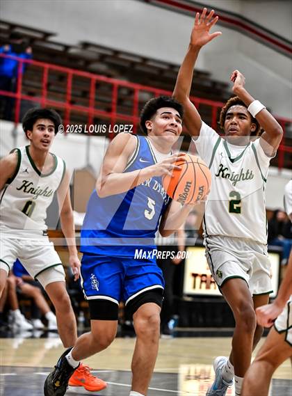 Thumbnail 1 in San Dimas vs. Ontario Christian photogallery.