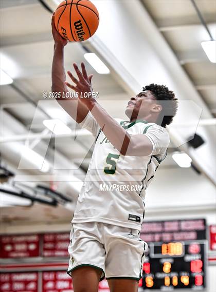 Thumbnail 1 in San Dimas vs. Ontario Christian photogallery.