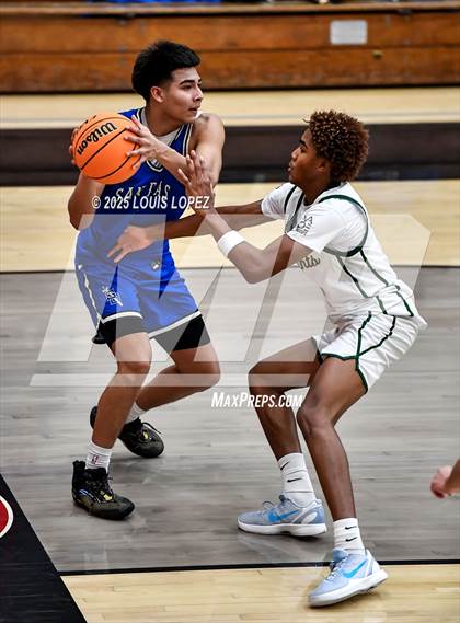 Thumbnail 3 in San Dimas vs. Ontario Christian photogallery.