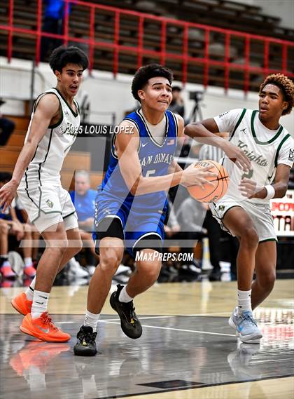 Thumbnail 3 in San Dimas vs. Ontario Christian photogallery.