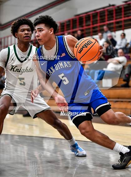 Thumbnail 1 in San Dimas vs. Ontario Christian photogallery.