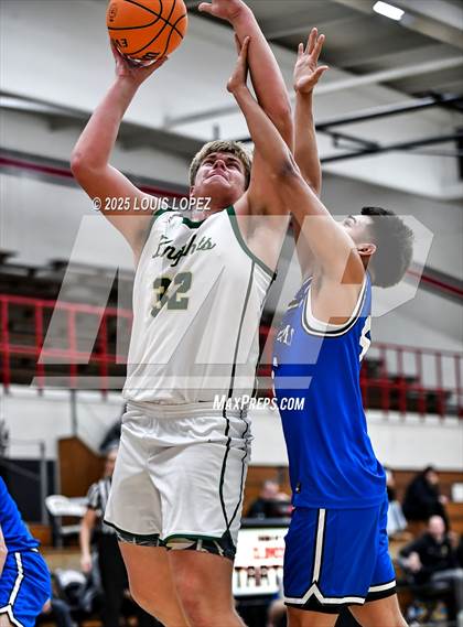 Thumbnail 3 in San Dimas vs. Ontario Christian photogallery.