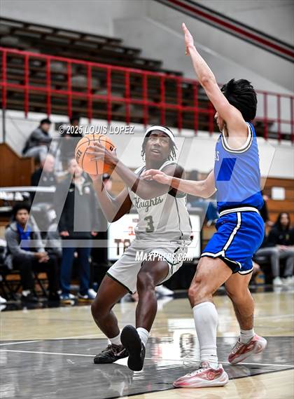 Thumbnail 2 in San Dimas vs. Ontario Christian photogallery.