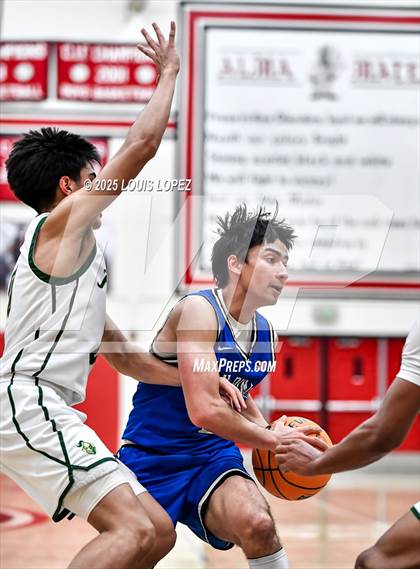 Thumbnail 3 in San Dimas vs. Ontario Christian photogallery.