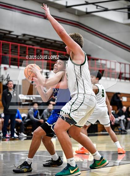 Thumbnail 1 in San Dimas vs. Ontario Christian photogallery.