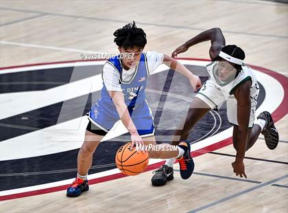 Thumbnail 1 in San Dimas vs. Ontario Christian photogallery.