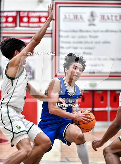 Thumbnail 2 in San Dimas vs. Ontario Christian photogallery.