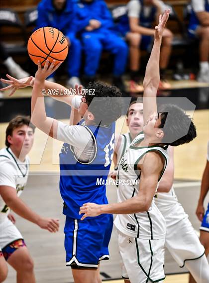 Thumbnail 2 in San Dimas vs. Ontario Christian photogallery.