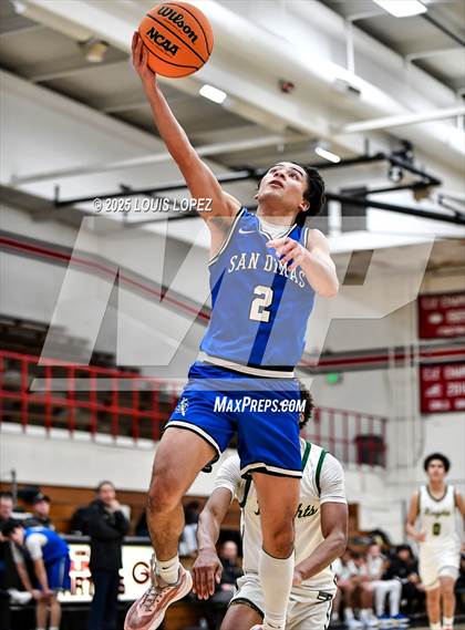 Thumbnail 3 in San Dimas vs. Ontario Christian photogallery.